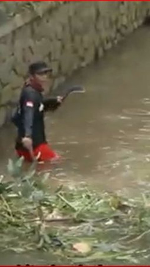 Perlakukan Sungai Lebih Manusiawi, Ini Kisah Para Penjaga Sungai dari Bandung