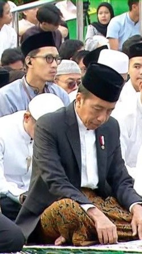 Jokowi Salat Id di Masjid Raya Baiturrahman Semarang