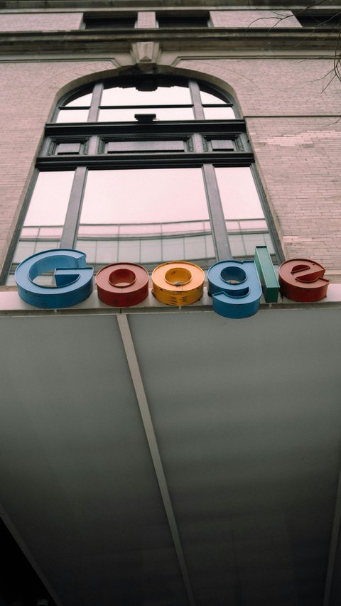 Not an Acronym! The Origin of the Name Google Turns Out to be a Typing Error