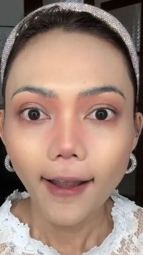 Harga Cushion di Bawah Rp100 Ribuan, Ini Cara Rina Nose Rias Wajahnya Jadi Korean Look