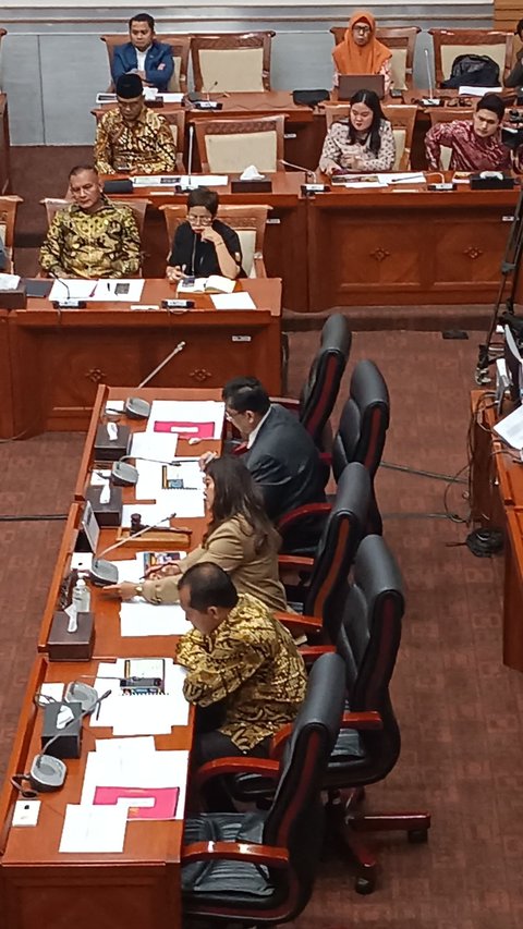 VIDEO: Panas Rapat Komisi X! Kubu Prabowo Bahas UKT Naik dan Dosa 