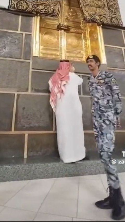 Momen Pria Unggah Pengalaman Dapat Shaf Paling Depan saat Ibadah Haji, Langsung Menghadap Multazam