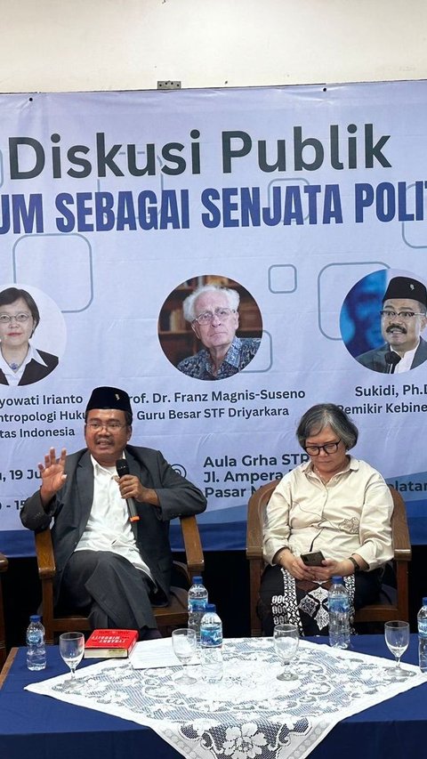 Guru Besar UI: Hukum Digunakan untuk Melanggengkan Kekuasaan