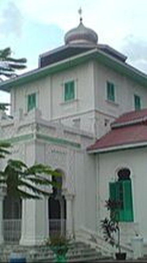 Mengunjungi Masjid Baiturrahim Ulee Lheue, Saksi Bisu Dahsyatnya Tsunami Aceh 2004