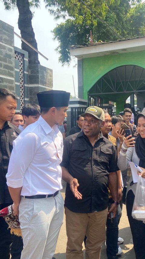 Kaesang Salat Jumat di Masjid Muhammadiyah Jakarta, Begini Reaksi Warga