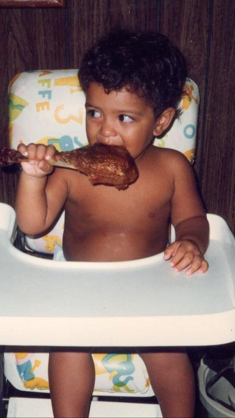 Child Without Clothes Eating This Delicious Meat is Now a World Famous Singer