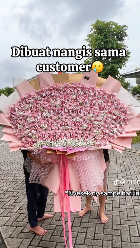 Woman Angry Given Rp35 Million Money Bouquet as Birthday Gift, Maker's Heart is Still Hurt