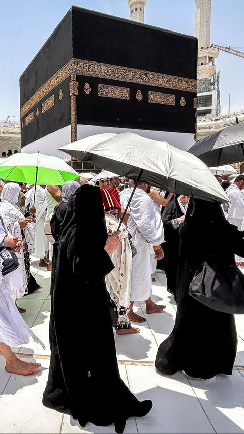 Jemaah Haji Dilarang Bawa Air Zamzam di Pesawat