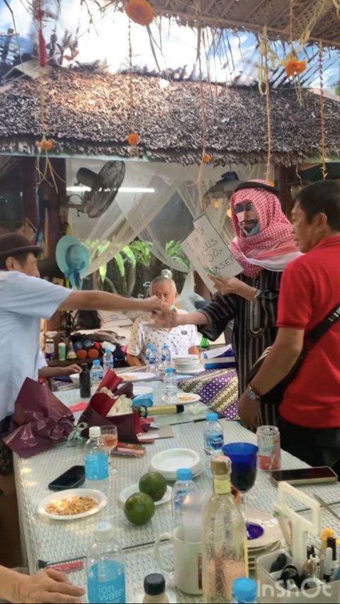 Bos Jalan Tol Tiba-Tiba jadi 'Raja Arab' Masuk ke Acara Ultah Minta Uang, Diusir dan Dibentak Bikin Heboh