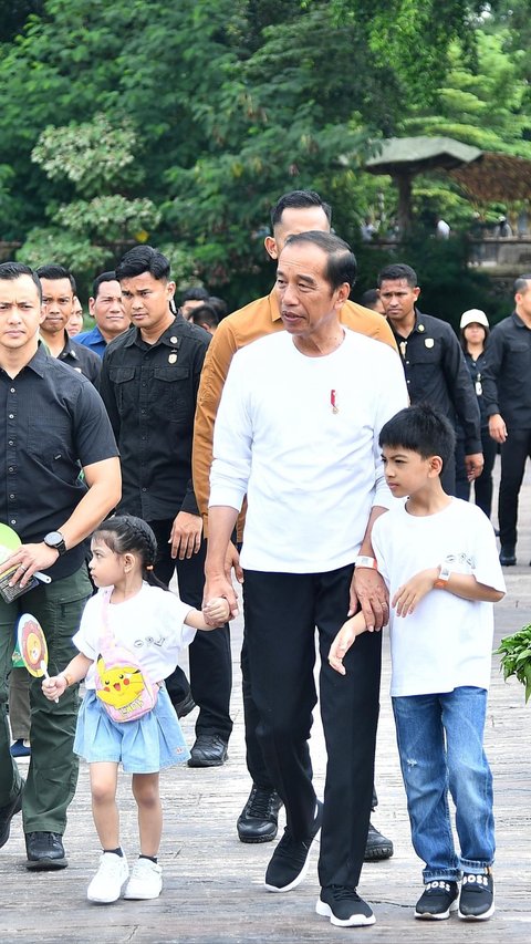 Momen Jokowi Ajak Jan Ethes dan La Lembah Akhir Pekan di Solo Safari