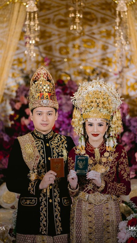 Wearing Traditional Aceh Attire, 8 Portraits of Beby Tsabina & Rizki Natakusumah's Wedding, Their Appearance is Stunning