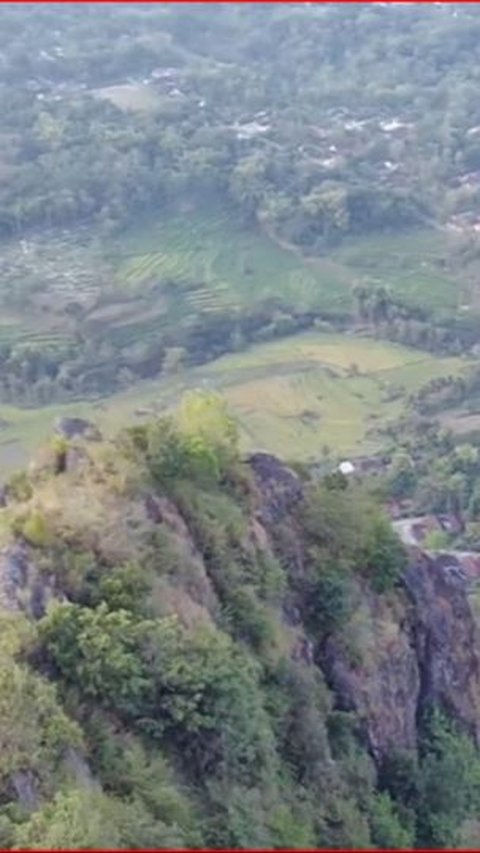 Kisah Rumah Terpencil di Puncak Gunung Blengker Wonogiri, Akses Jalan Hanya Berupa Jalan Setapak