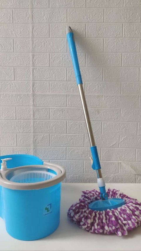 Trik Bersihkan Lantai dengan 3 Bahan Dapur, Bersih Kesat dan Tidak Bau Amis