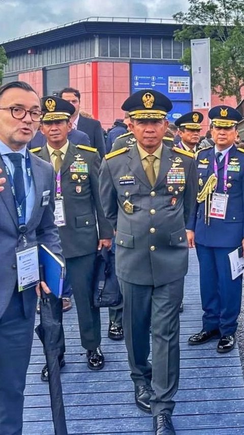 Panglima TNI Terbang ke Paris Diundang Panglima Perancis, Potret Gagahnya Bareng Tentara Bule Disorot