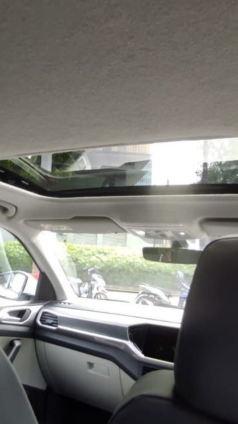 Tampilan Mewah 9 Mobil Ber-Sunroof di Indonesia.