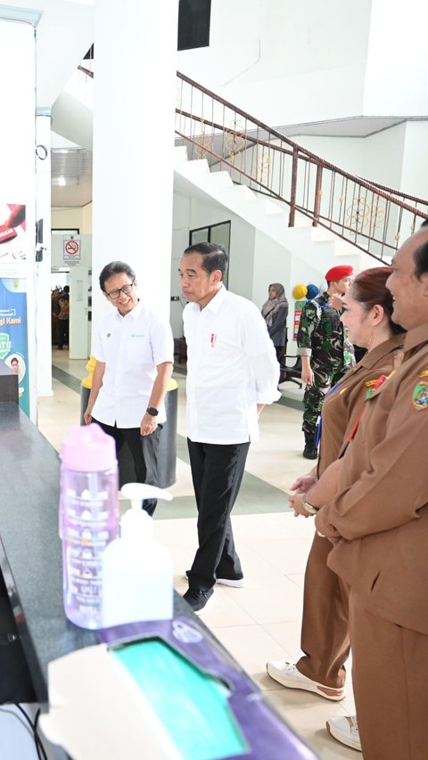 Jokowi Soroti Tak Ada Dokter Spesialis Jantung hingga Kanker di RSUD Tamiang Layang