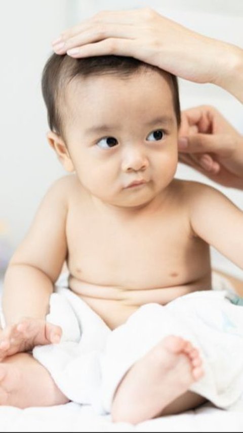 Penyebab Kepala Bayi Peyang dan Ciri-cirinya, Ketahui Cara Mencegahnya