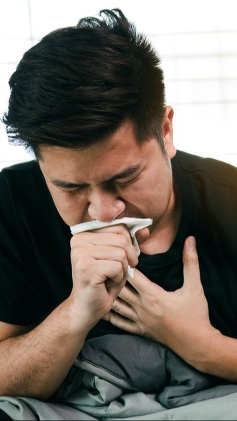 Terrifying, This Man Experienced a Tear in His Throat After Suppressing a Sneeze