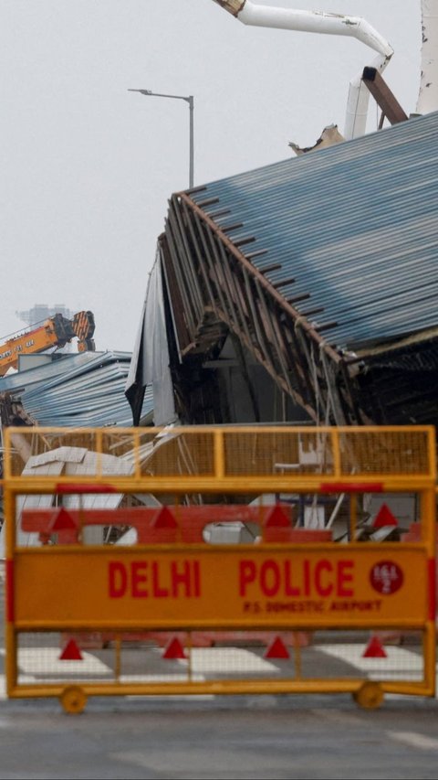 FOTO: Kondisi Atap Bandara di India Runtuh Akibat Hujan Lebat hingga Jatuhkan Korban Jiwa