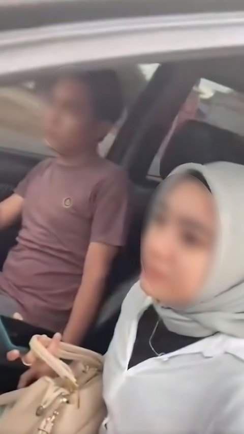 Shocking! This Girl Previously Went Viral for Being Caught Sleeping with a Lecturer in Lampung, Now Caught by the Legitimate Wife in a Car with Another Woman's Husband