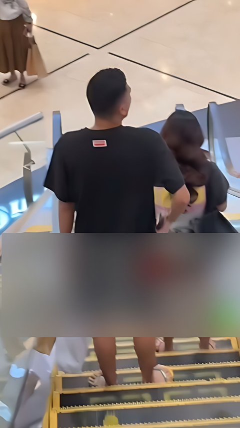 Outside Nurul! Caught Husband Shopping with Mistress at the Mall, Instead of Getting Angry, the Legitimate Wife Asks for Pocket Money
