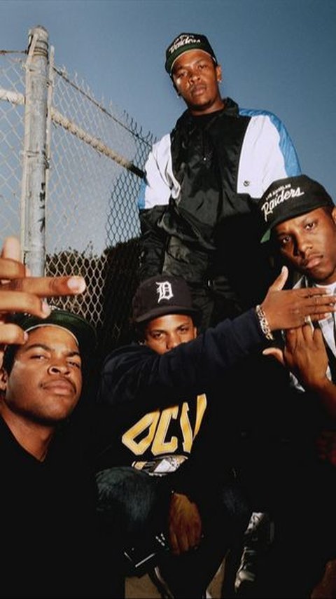 The History of Hip Hop Group N.W.A and How Their Lyrics Became Controversial