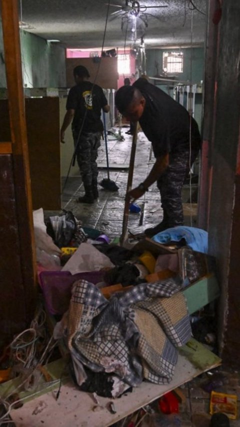 FOTO: 400 Polisi Guatemala Geledah Penjara Geng Barrio 18 yang Ditakuti, Isinya Ada Televisi, Kulkas hingga Hewan Buas