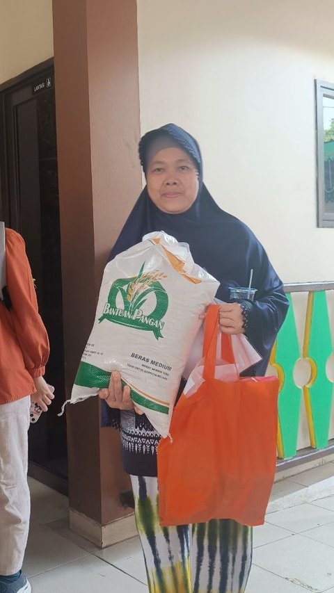 Jokowi Decides to Continue Rice Food Aid Program until the End of 2024