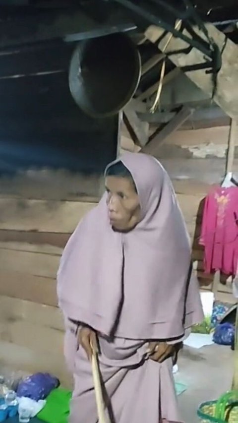 Kisah Mak Sombret yang Antar Tetangganya Naik Haji dari Pekalongan ke Solo Naik Ojol, Ternyata Buka Pintu Rezeki