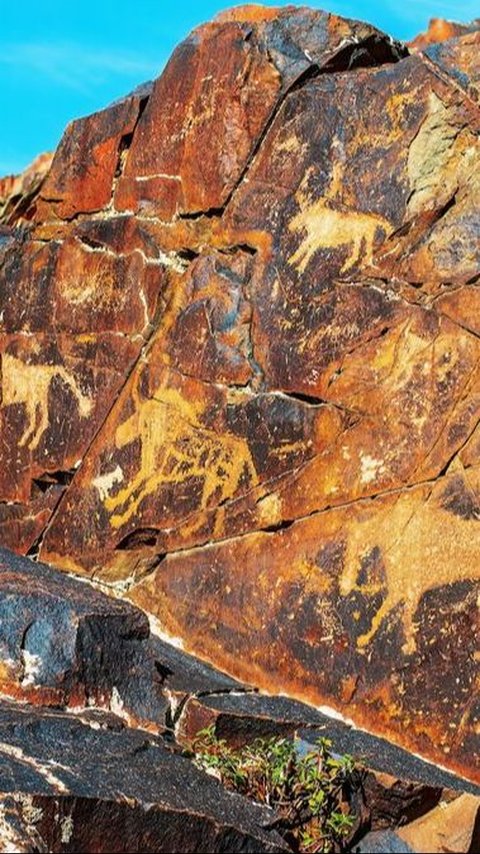 Arkeolog Temukan Gambar Manusia dan Hewan di Batu Berusia 3.500 Tahun, Jadi Bukti Seni Cadas Sejak Zaman Perunggu