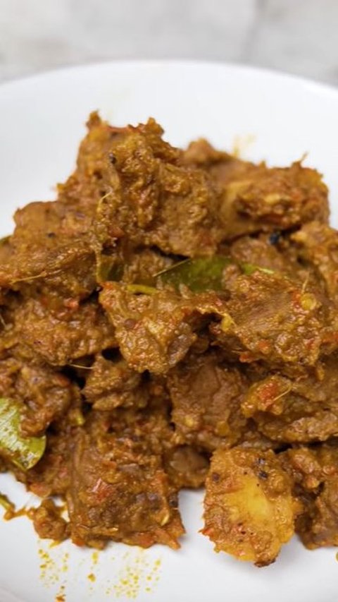 Tanpa Microwave atau Kompor, Ini Trik Hangatkan Rendang Agar Awet Berhari-hari