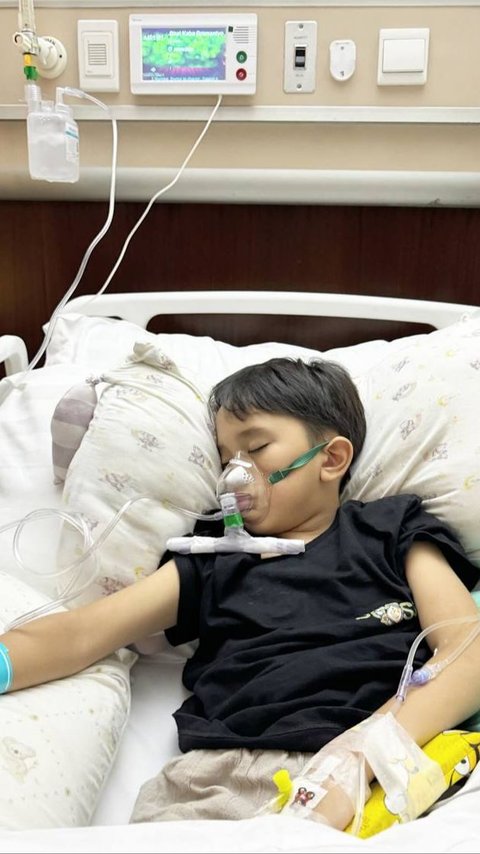 Potret Kaba Anak Zaskia Adya Mecca Kembali Dirawat Sampai Masuk ICU, Kondisinya Mengkhawatirkan