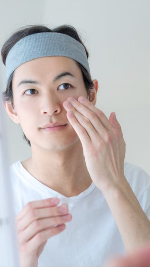 Not to Lose Glowing with Ayang, It's Important for Men to Routinely Skincare
