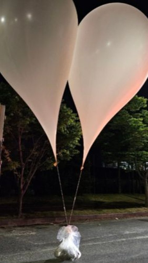 North Korea Sends Trash Balloons to South Korea, Replied with 5,000 USB Balloons Filled with Korean Dramas and Kpop Songs