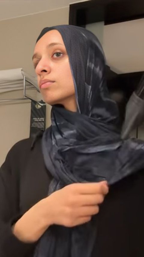 Funny Hijab Wearer's Answer When Asked How to Wash Hair