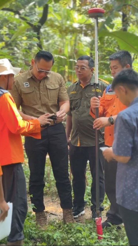 Menteri AHY jadi Saksi Pengukuran Tanah Warga, Outfitnya Justru jadi Perbincangan