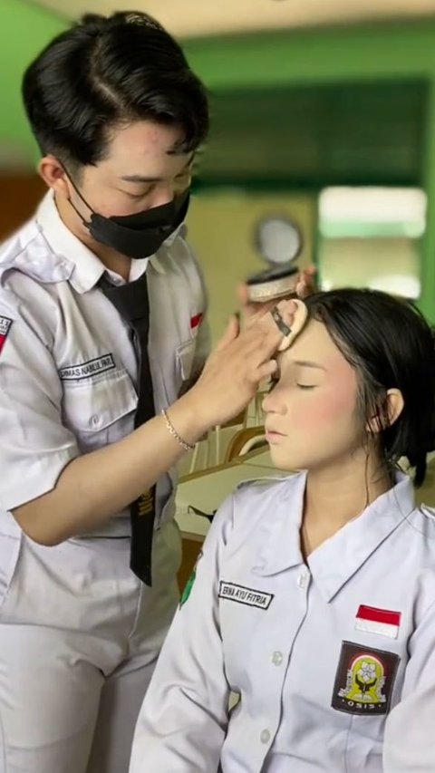 High School Students Imitate Syahrini's Makeup, Model and MUA Flooded with Praise