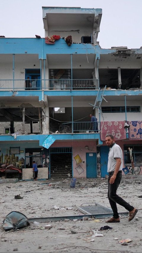 FOTO: Jejak Serangan Brutal Israel di Sekolah PBB Jalur Gaza yang Tewaskan Puluhan Pengungsi