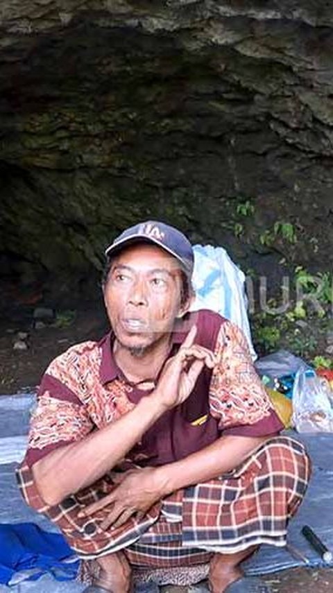 Viral Father and Child in Jepara Living Isolated in a Cave, Claiming to Be More Comfortable Than Living in a Social Shelter