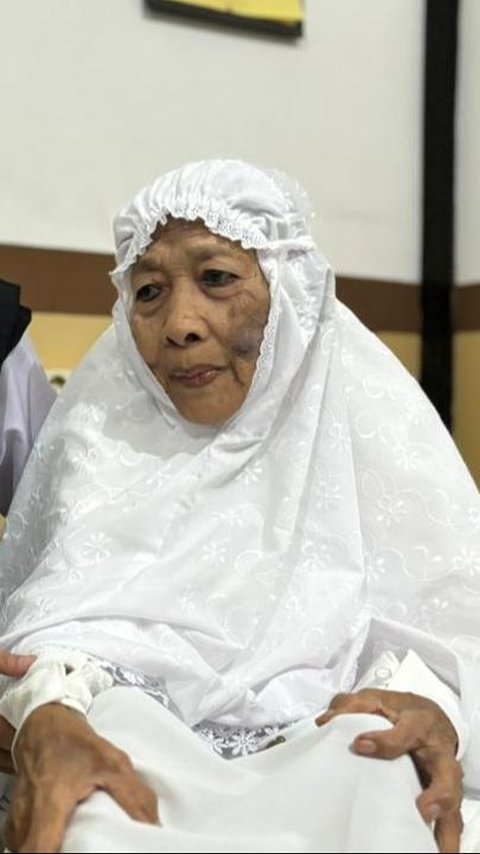 The Healthy Secret of Mbah Ngatemi, the Spirit of Departing for Hajj at the Age of 99