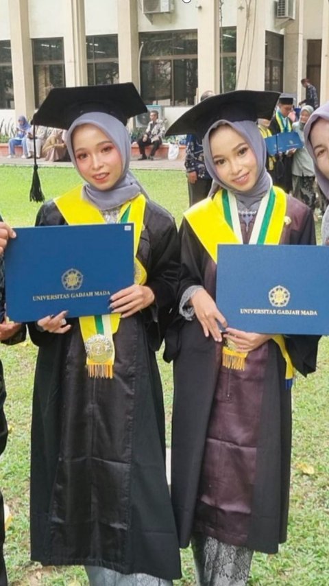 Cerita Sherlina dan Sherlita, Si Kembar Mahasiswa UGM yang Lulus Cumlaude Bareng