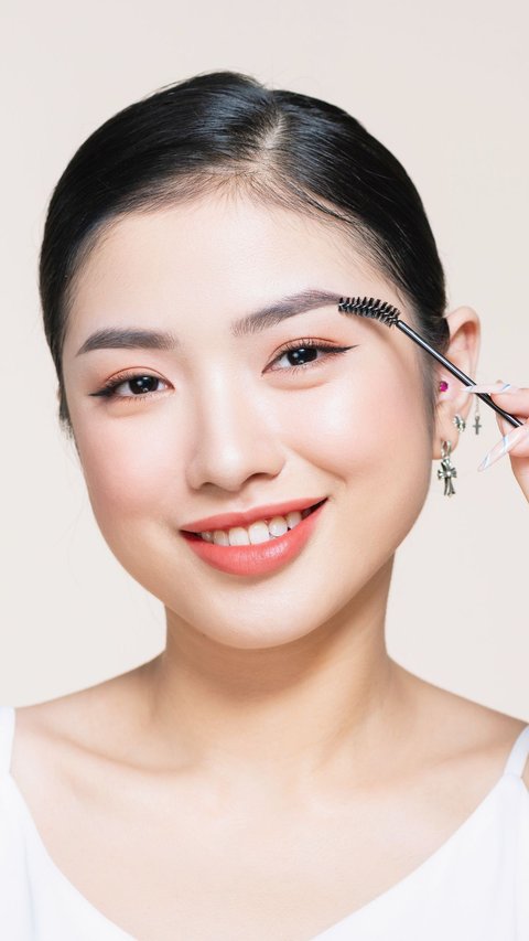 Don't Use Brow Pomade, This is How to Do Natural Eyebrow Makeup for Beginners