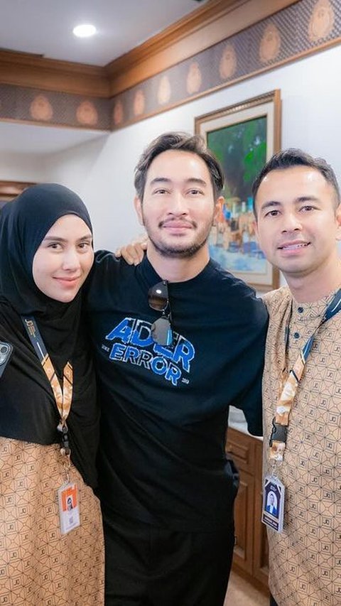 Reasons Why Raffi Ahmad Prefers to Take Employees on Hajj Rather Than His Three Siblings-in-law