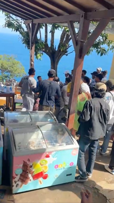 Ogah Antre Malah Nantang, Turis India Rahul Dikeroyok Driver Bali di Pantai Kelingking