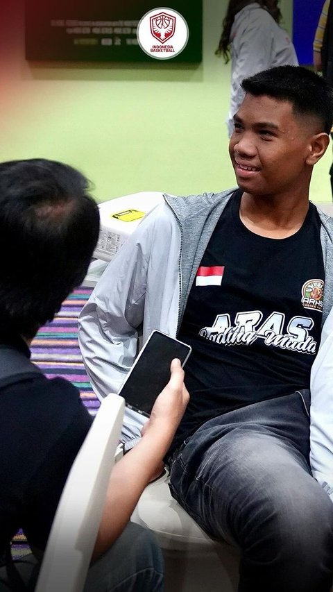 Mengenal Sosok Sagil Muhammad  Bocah SD Asal Jambi yang Tingginya Nyaris 2 Meter, Jadi Masa Depan Pemain Basket Indonesia