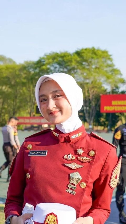 Momen Manis Taruni Cantik Bersandar di Pundak Sang Ayah Letkol TNI Usai Diwisuda Akpol, Diberi Pesan Mendalam