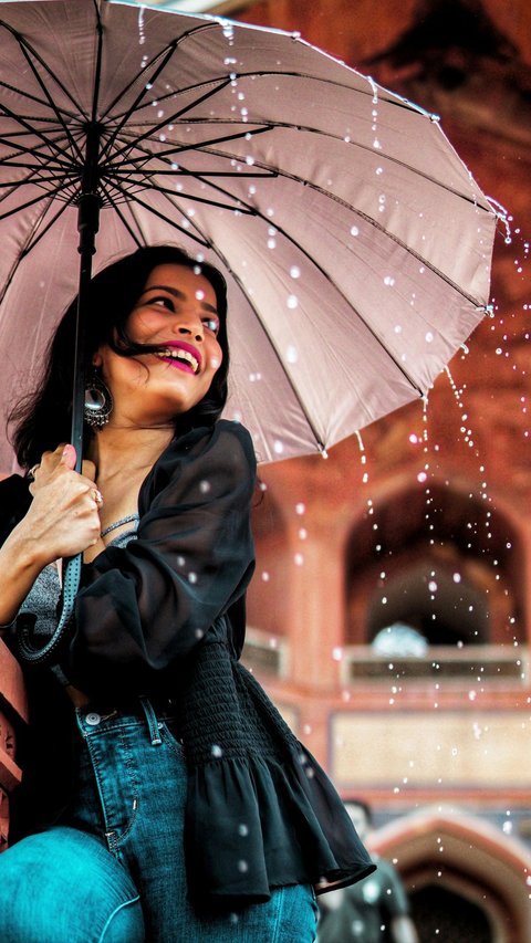 60 Funny Words about Rain that Motivate and Full of Memories, Make the Atmosphere More Cheerful