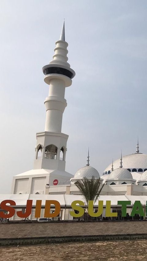 Punya Menara Pandang Setinggi 99 Meter, Ini Fakta Menarik Masjid Sultan Mahmud Riayat Syah di Batam