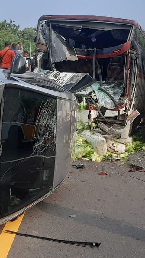 Bus Primajasa Tabrak 8 Kendaraan di Tikungan dan Turunan Tol Cipularang Arah Jakarta