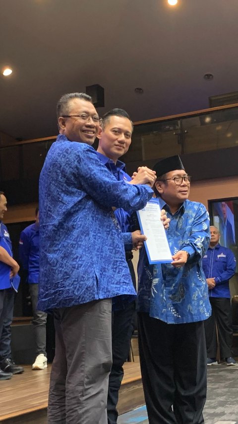 AHY Serahkan Rekomendasi Nasir-Wardan ke Pilgub Riau dan Zulkieflimansyah-Suhaili ke Pilgub NTB